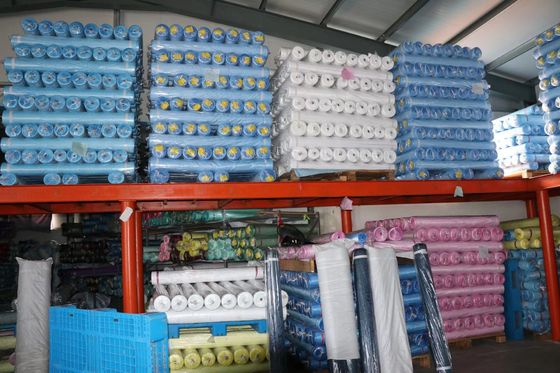 Advanced 110GSM 5mm Grid Anti-Static Grid ESD Fabric For Cleanroom Garments